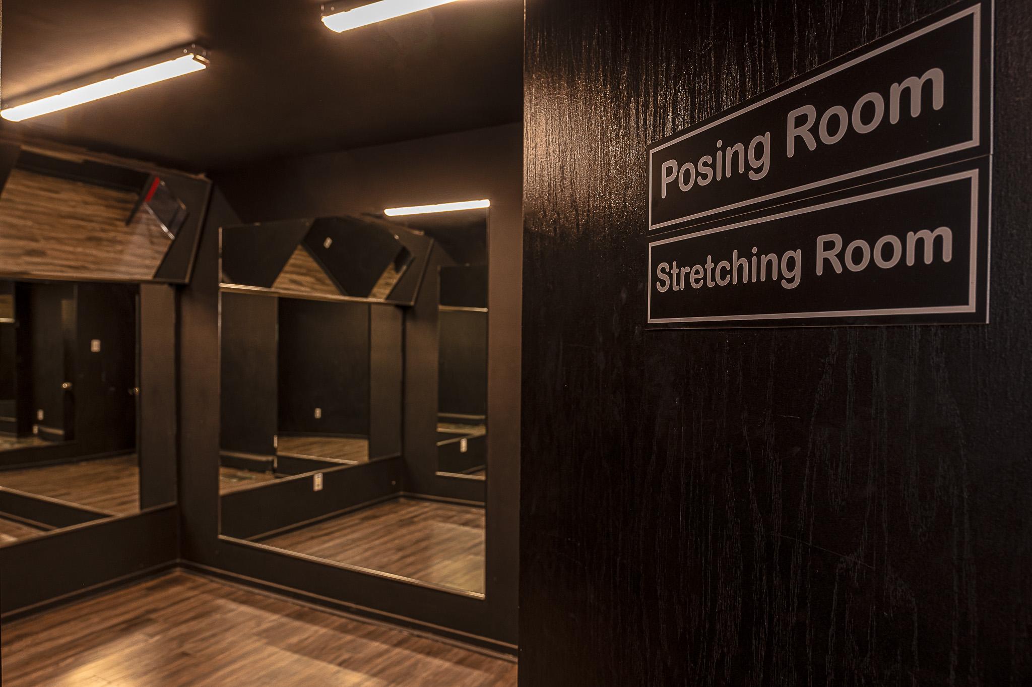 Posing room at Embrun Total Fitness